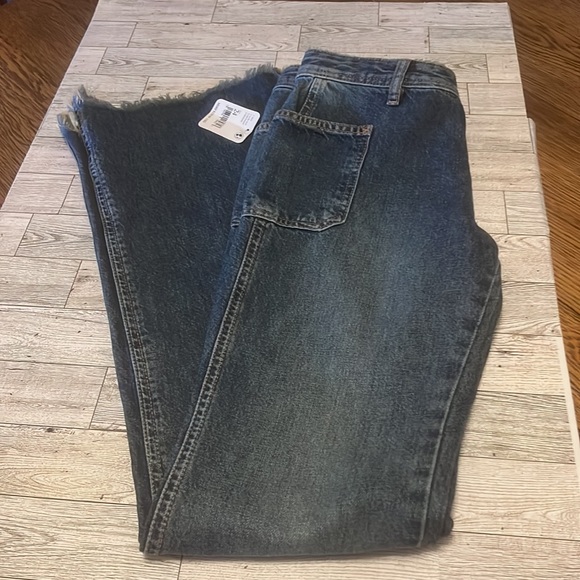 We The Free Blue Ankle Cropped Jeans Effortless Style - Picture 3 of 6